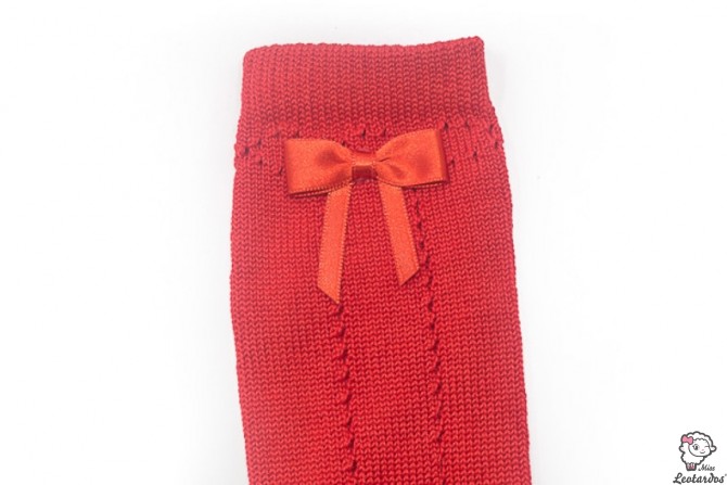 Calcetines rojos calados con lazo
